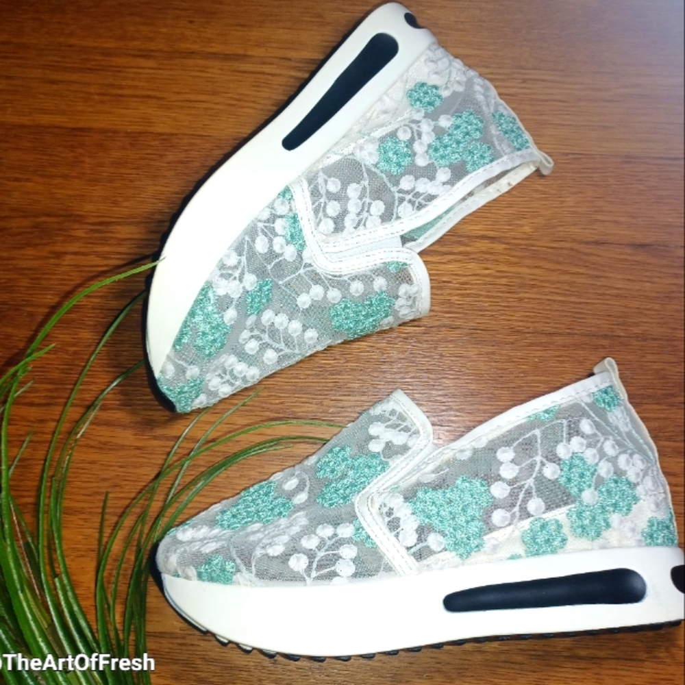 Elegant Mint and White Lace Slip-on Sneakers - Picture 6 of 16